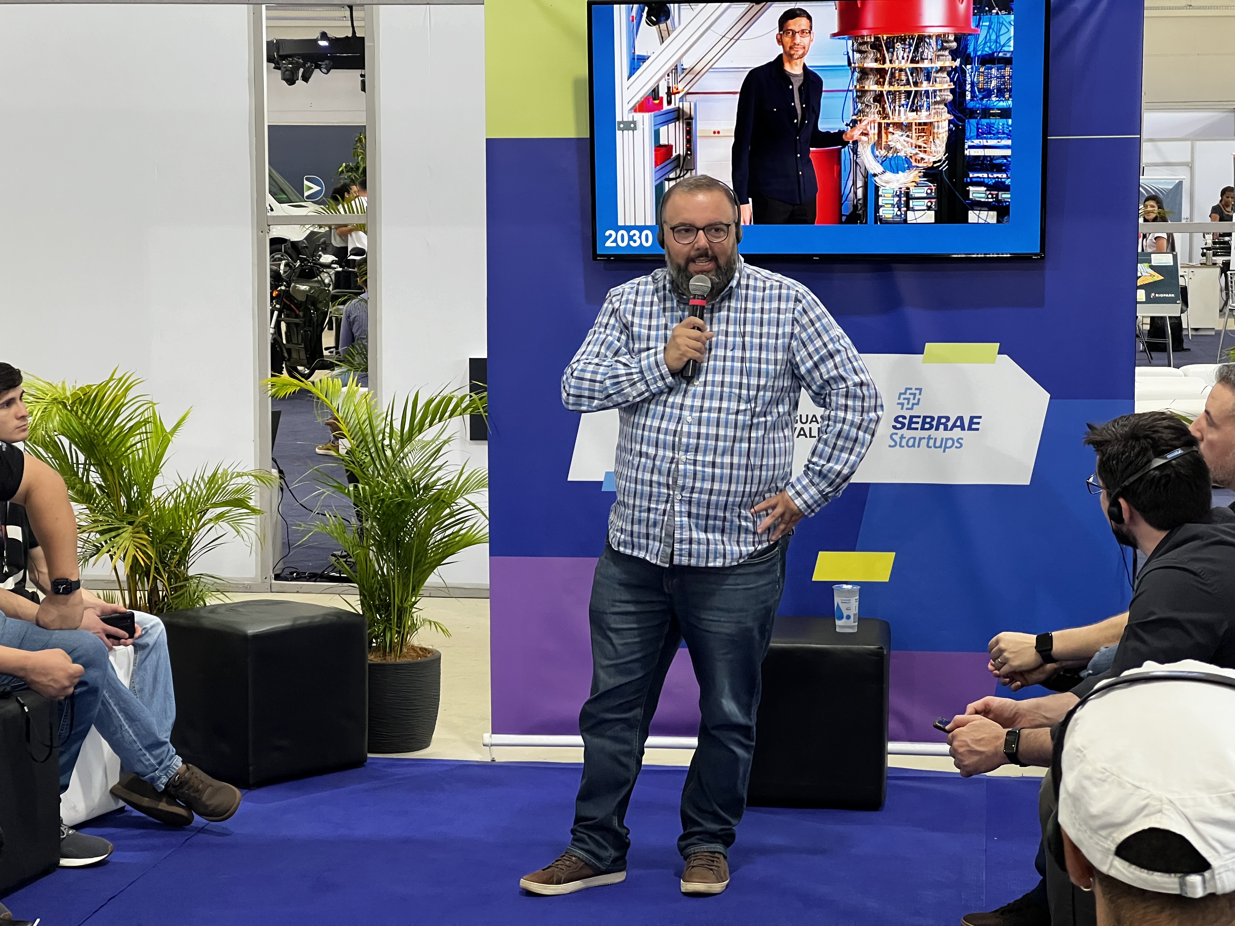 Palestra corporativa SEBRAE Startups — Almir Neves palestrante de inovação