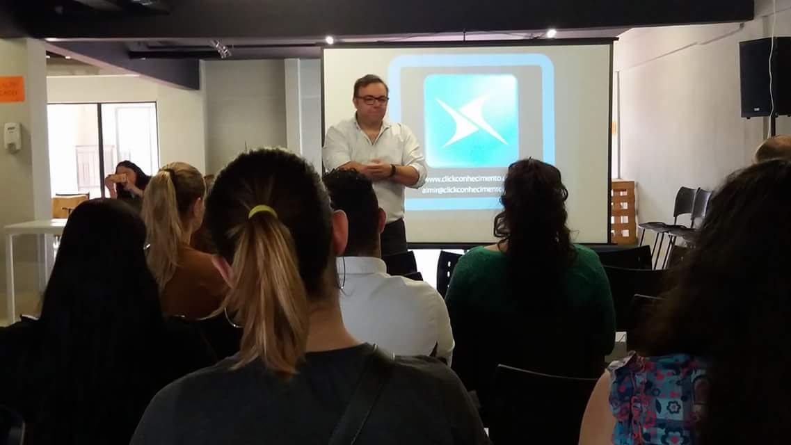 Painel sobre empreendedorismo no SEBRAE Startup Day com palestrantes